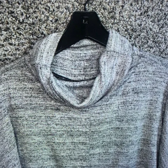 Gray Cowl Neck Women's Sweater - Brand Unspecified - Picture 3 of 6